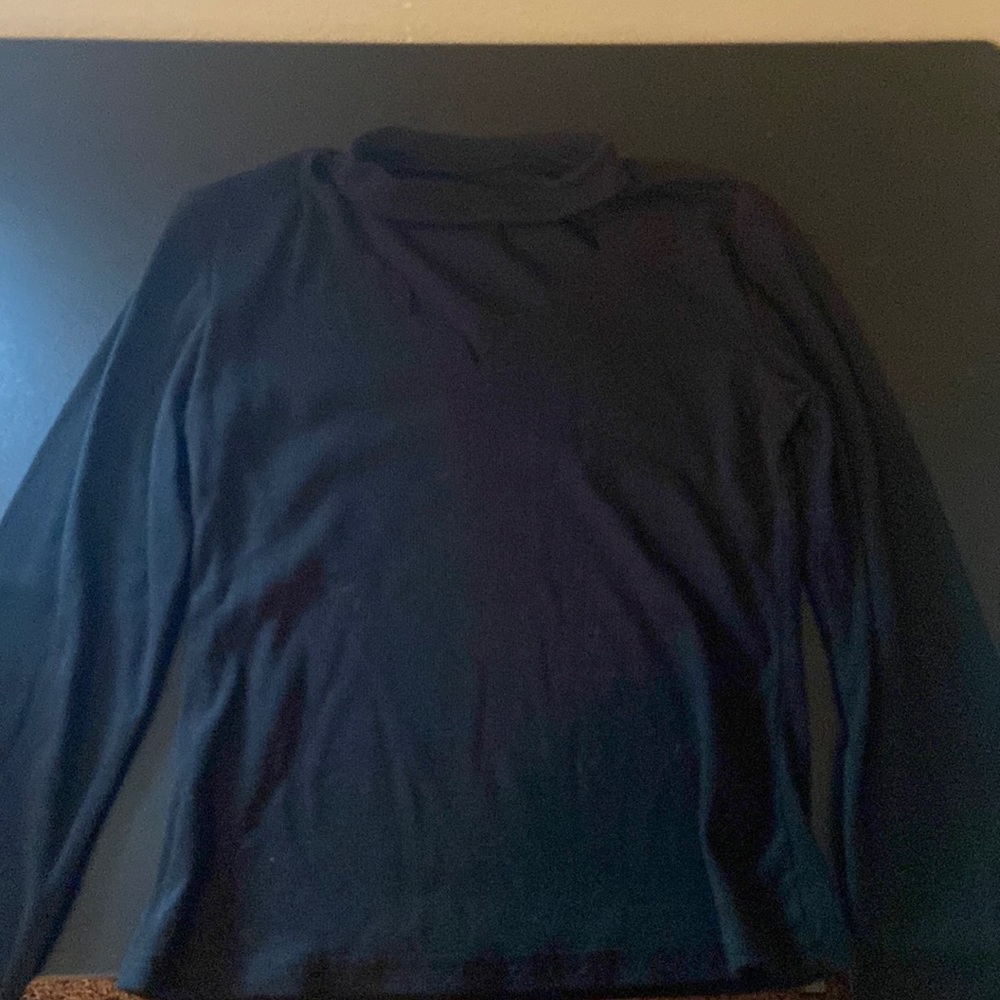 Long sleeve, open chest Sweater.
